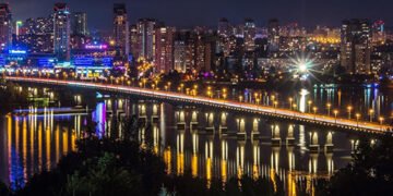 “Потрібно щось робити”: міст Патона розвалиться, якщо повністю відновити рух, – експерт