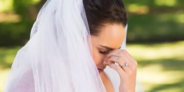 Перед весіллям мати нареченого нагодувала його грудьми, наречена прийшла в жах