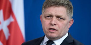 “Війна почалася в 2014 році з витівок українських неонацистів”: Фіцо знову став на захист Путіна