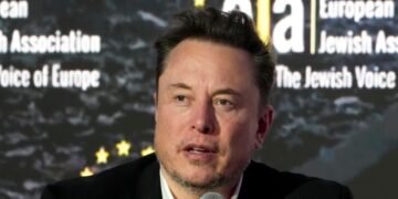 Илон Маск отрицает, что его компания продавала России терминалы Starlink