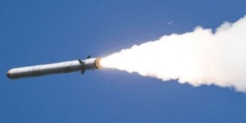 Над Києвом та в районі столиці збили близько 20 ракет, – КМВА