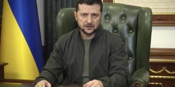 Зеленський призначив нових командувачів у ЗСУ: Наєв дізнався про своє звільнення зі ЗМІ