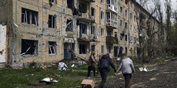 В Авдіївці окупанти розстріляли цивільних, які чекали на “руській мір”, – офіцер ЗСУ