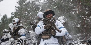 Чи є загроза обвалення фронту після виходу ЗСУ з Авдіївки: думка експерта