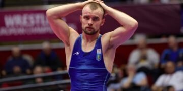 Український борець відмовився фотографуватися з росіянином на чемпіонаті Європи. ФОТО