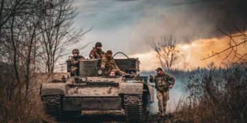 “Якби була можливість стояти до останнього, ми б стояли”: захисники Авдіївки розповіли про вихід із коксохімічного заводу. ВІДЕО