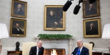 Байден: если Конгресс не одобрит помощь Украине, это будет «почти преступной халатностью»