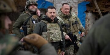 Зеленский побывал на передовой в районе села Работино