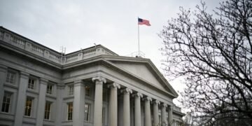 Министерство финансов США объявило о крупнейшем пакете санкций против России