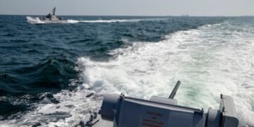 Украина сообщила об уничтожении российского военного судна у крымского побережья