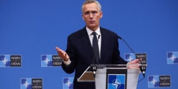 Столтенберг: НАТО не планирует отправлять войска в Украину