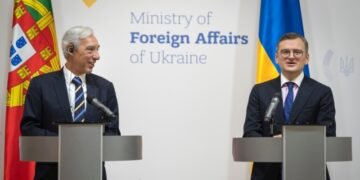 Кулеба: перестановки в армии и правительстве Украины не повлияют на отношения с союзниками