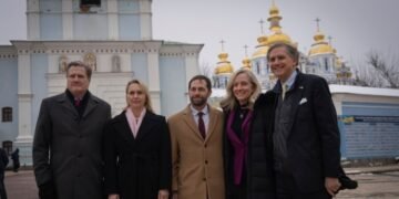 Двухпартийная делегация Конгресса США находится с визитом в Киеве