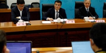 Китай рассматривает возможность участия в мирной конференции в Швейцарии