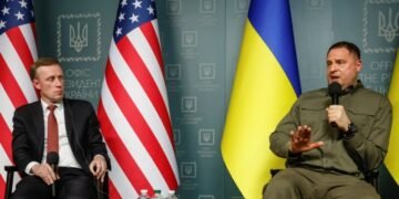Джейк Салливан в Киеве: американская помощь дойдет до Украины