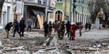 Украина: Россия вновь наносит удары по жилым районам