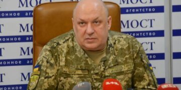 Зеленский сменил еще одного командующего: опубликованы указы