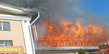 В торговом центре Пензенской области РФ разгорелся пожар. ВИДЕО