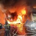 «Слышны взрывы, видны сумасшедшие облака дыма”: в Подмосковье горит склад. ВИДЕО