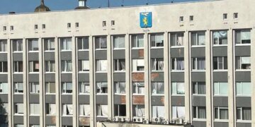 В России дрон атаковал здание администрации Белгорода. ВИДЕО