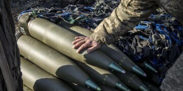 Чехия тихо охотится за снарядами для Украины: WSJ пишет, что не удается даже США