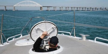 Охрану Крымского моста по-тихому снимают: что происходит