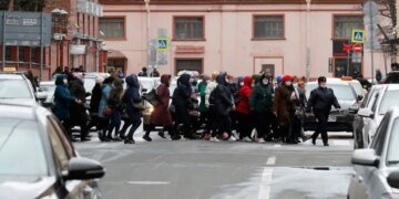 Из России начали массово выдворять мигрантов