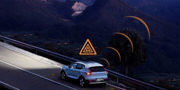 Volvo навчила автомобілі попереджати водіїв про аварії