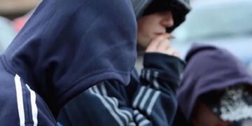 Пирскали з балончика і били ногами: в Івано-Франківську підлітки без причини нападали на перехожих та знімали все на відео