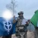 Російські добровольці підняли свої прапори у селі Козинка на Бєлгородщині