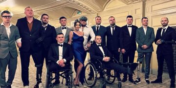 Українська порноакторка Джозефіна Джексон влаштувала фотосесію з військовими з ампутаціями: як відреагувала мережа. ВІДЕО