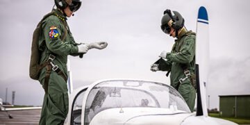 У Британії показали українських пілотів, які завершили базову підготовку на F-16. ФОТО