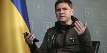 “Буде некерований бунт, Путіна не знайдуть”: Подоляк спрогнозував зміну влади в РФ
