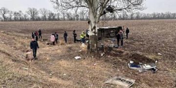 У Дніпропетровській області перекинулася маршрутка: троє загиблих і багато постраждалих. ВІДЕО