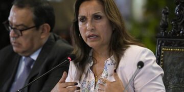 Rolexgate: поліція прийшла з обшуком до будинку президента Перу у зв’язку з корупційний скандалом. ВІДЕО