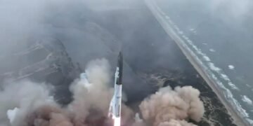SpaceX впервые успешно вывела на орбиту Starship – фото, видео