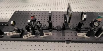 Ученые создали камеру, которая снимает 156,3 триллиона кадров в секунду