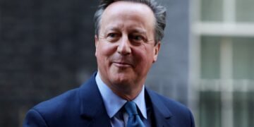 Британія готова надати Україні заморожені активи РФ, – Кемерон