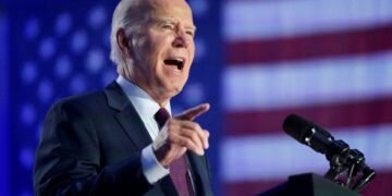 Байден розповів, що допомогло б США захистити Україну від “м’ясника Путіна”