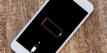 Не заряджайте телефон вище цього відсотка: зіпсуєте батарею