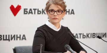 Юлія Тимошенко попереджає про повторення катастрофи “ваучерної”  приватизації – вимагає не допустити розпродаж української землі під час війни