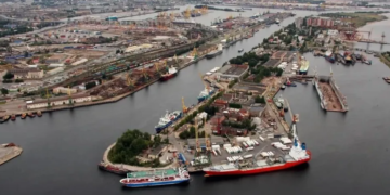 Бояться “бавовни”: порт у Санкт-Петербурзі припинив перевалку селітри, з’явились подробиці