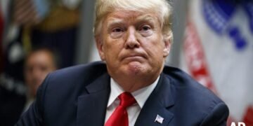 Суд відхилив прохання Трампа про закриття справи щодо секретних документів