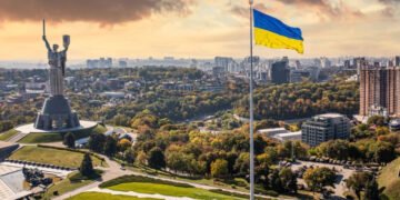 Олена Сотник: Щоб виграти, тобто не програти, нам треба вижити саме в цьому 2024 році. І, скажу вам, це дуже амбітна мета