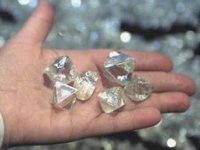 Канада запрещает косвенный импорт российских алмазов массой свыше карата