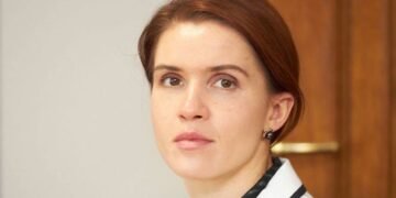 “Бла-бла”: Безугла обурилась роботою над законопроєктом про мобілізацію і знову залишила засідання комітету