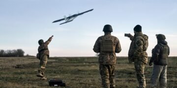 Источник в разведке Украины: дроны СБУ атаковали 12 российских НПЗ