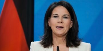 Германия критикует слова папы Франциска, призвавшего Киев к переговорам с Москвой