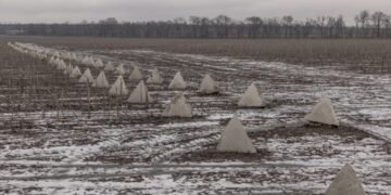 Зеленский: наши военные остановили российское продвижение на востоке Украины