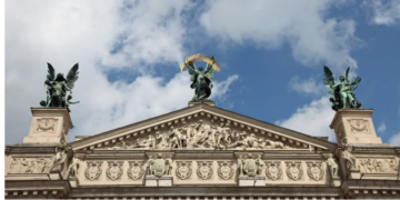 Кілька артистів Львівської опери не повернулися в Україну після гастролей. Серед них двоє призовного віку